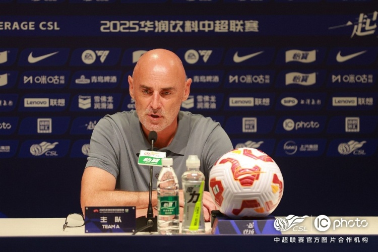 穆斯卡特盛赞球队表现并看好梅伦多持续进步