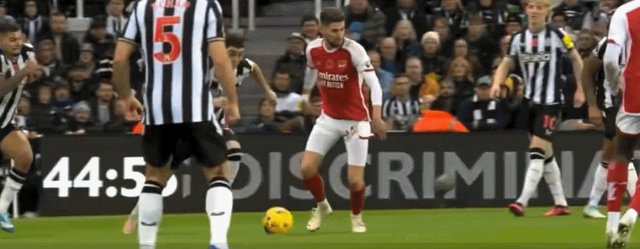 1699573349472085114.gif caipan.gif